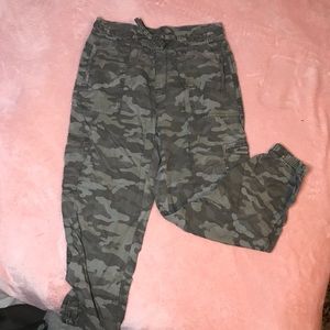 AE Camo Joggers 🤎🌲🪵